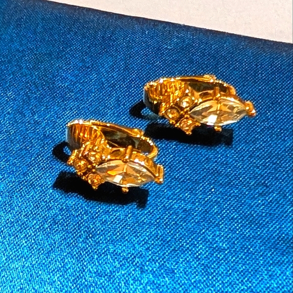 DIOR Vintage Gold Plated Crystal Earrings ✨ - Picture 6 of 7